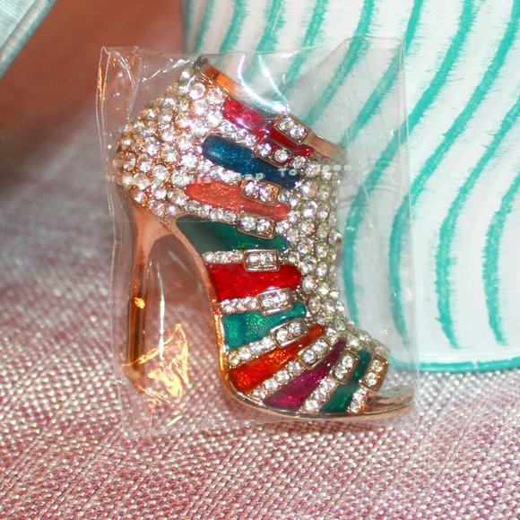 Source Unknown Jewelry - High heel Rhinestone Brooch